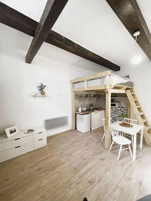 Flat White Flat Apartamento Praga